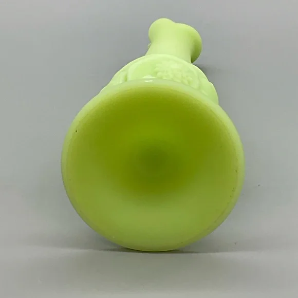 Fenton Water Lily Swung Footed Bud Vase Uranium Custard Satin Glass - Picture 11 of 13